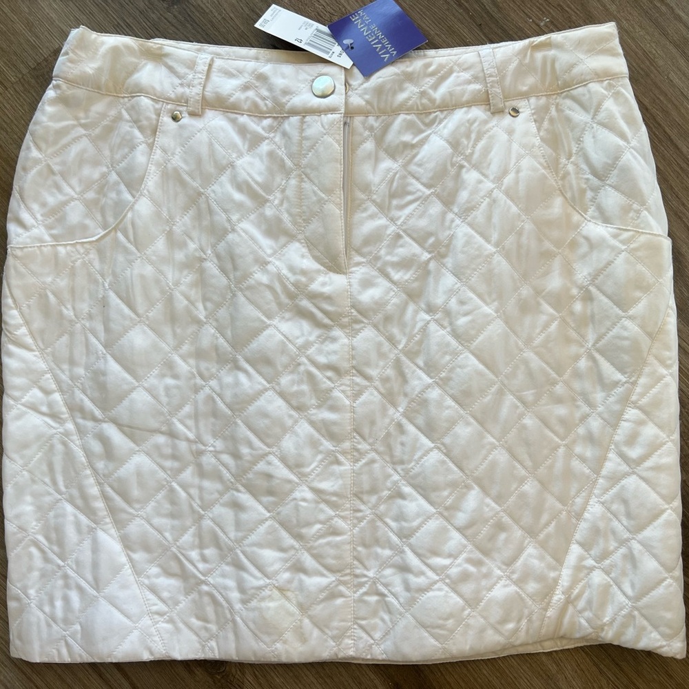 NWT Vivienne Tam White Mini Pencil Skirt with Quilted Design